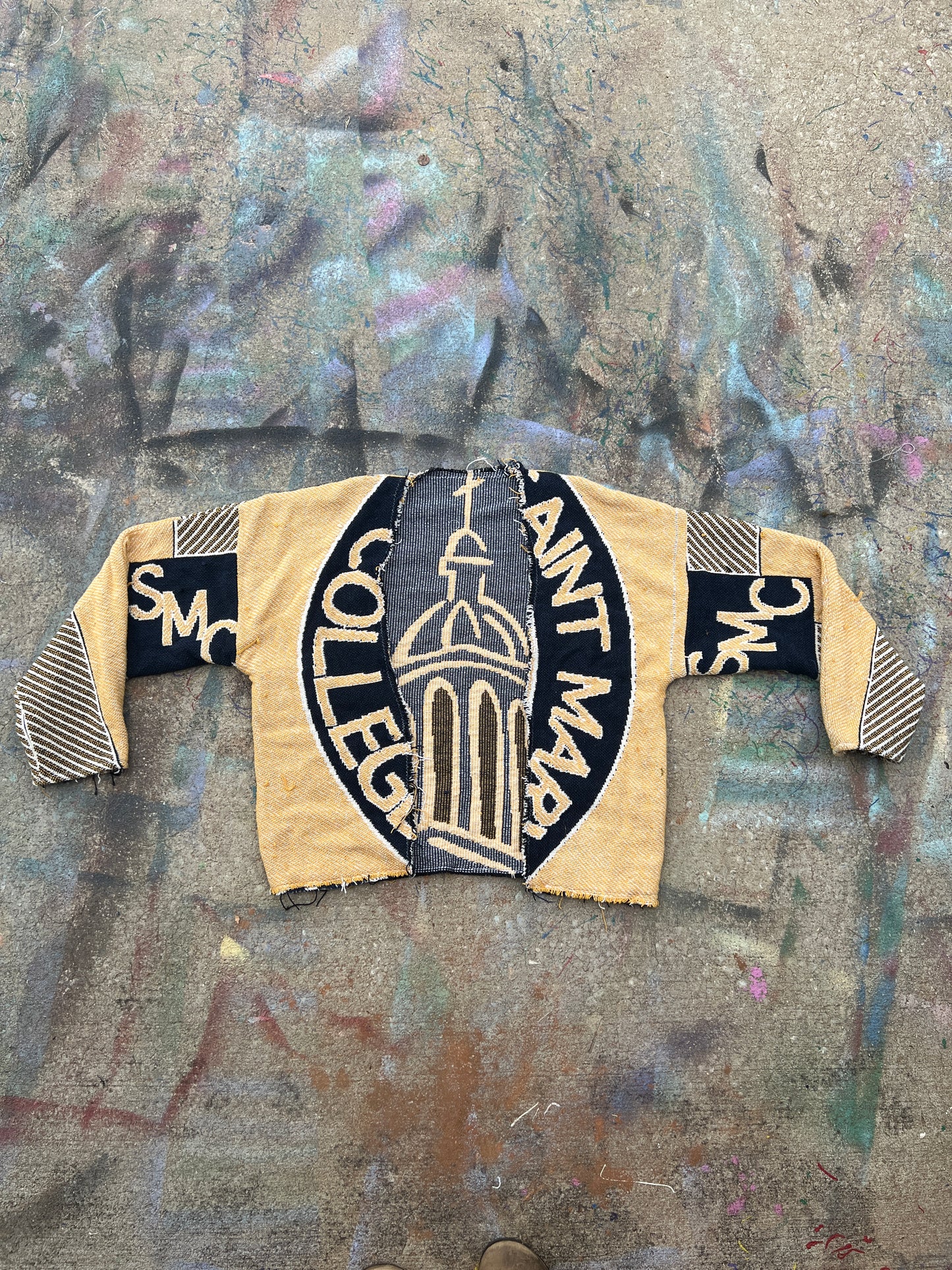 (L/S) Saint Mary's College Scratchwork Tapestry Cardigan