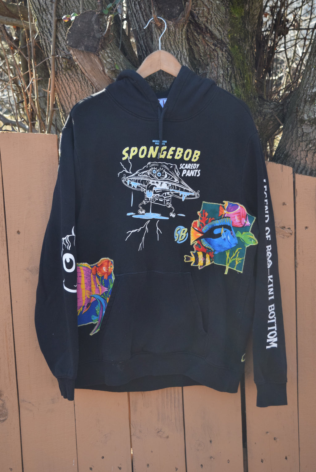 SpongeBob Scaredy Pants Applique Hoodie (L)