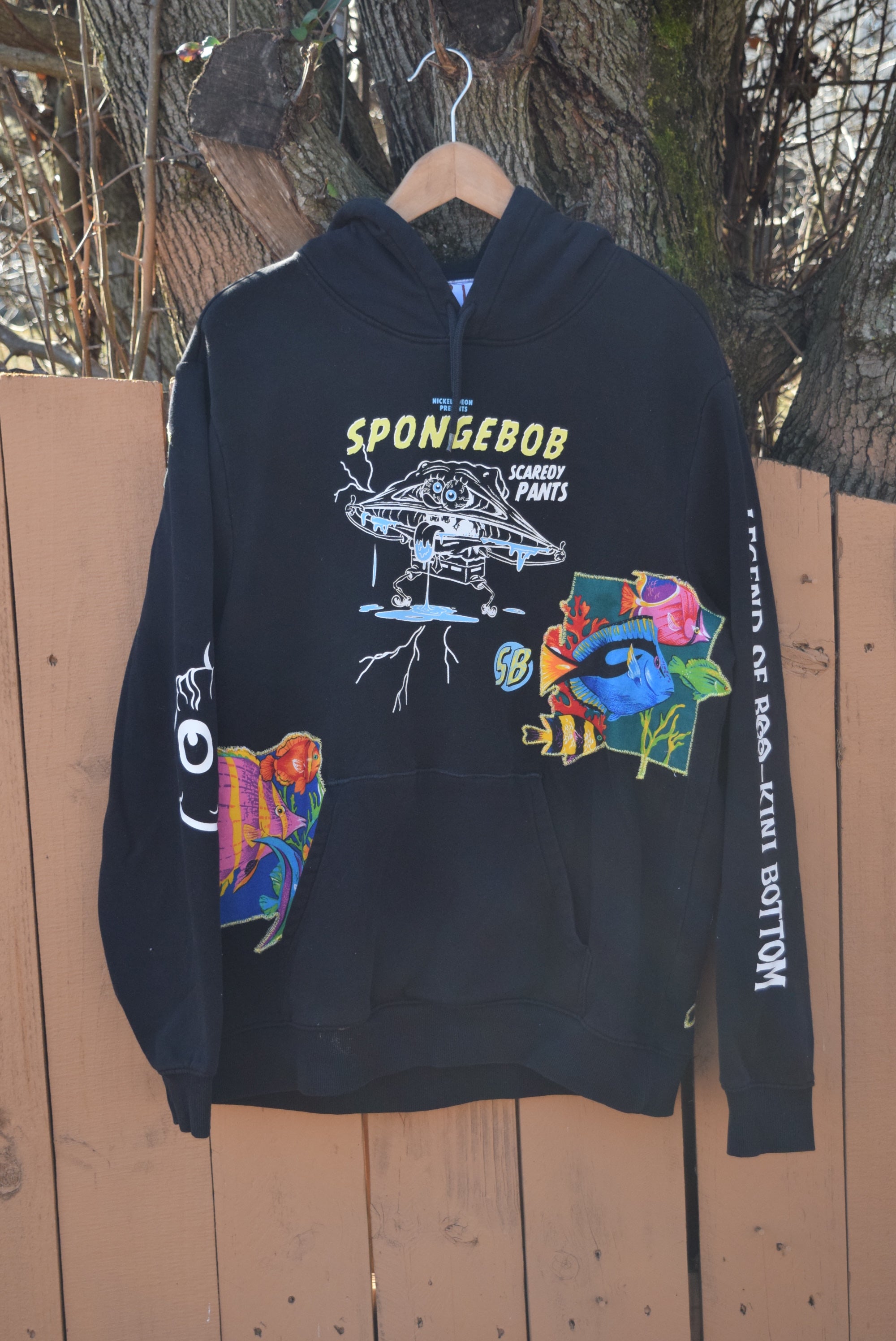SpongeBob Scaredy Pants Applique Hoodie (L)
