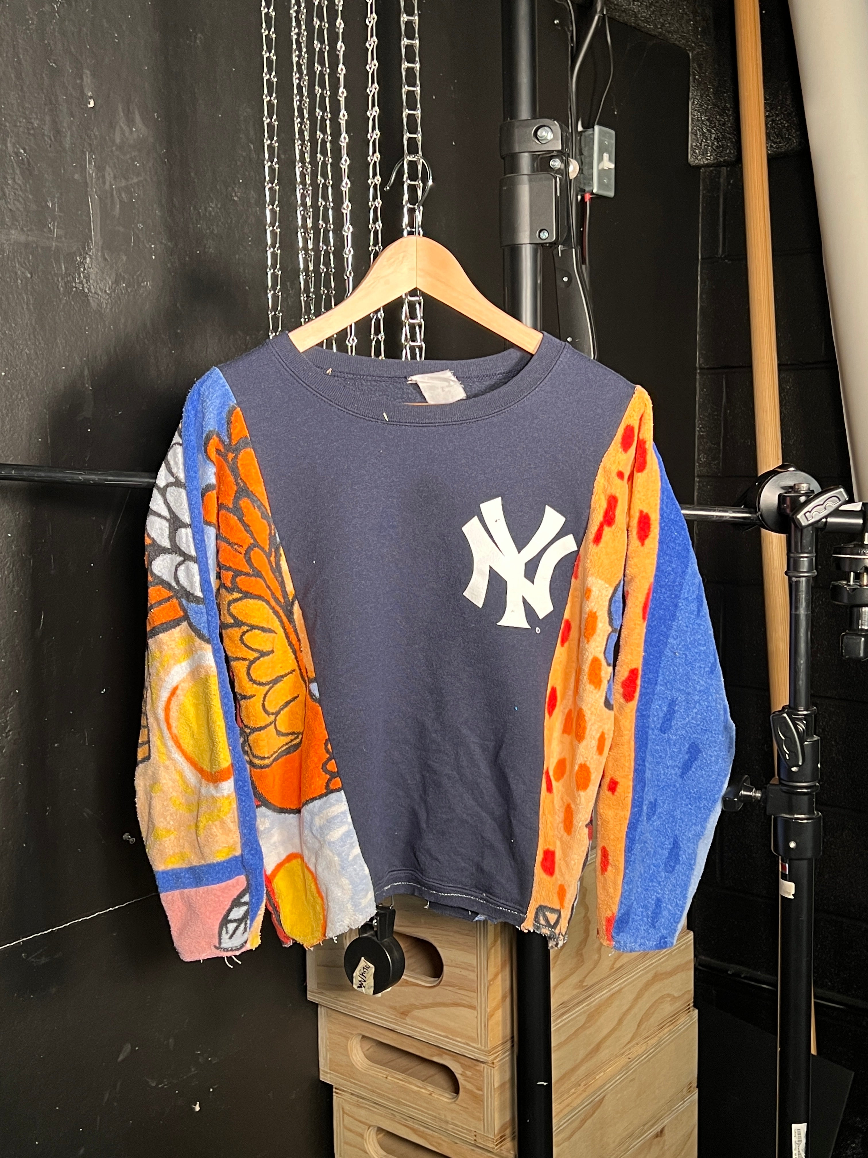 New York Yankees Split Sleeve Crewneck (S)