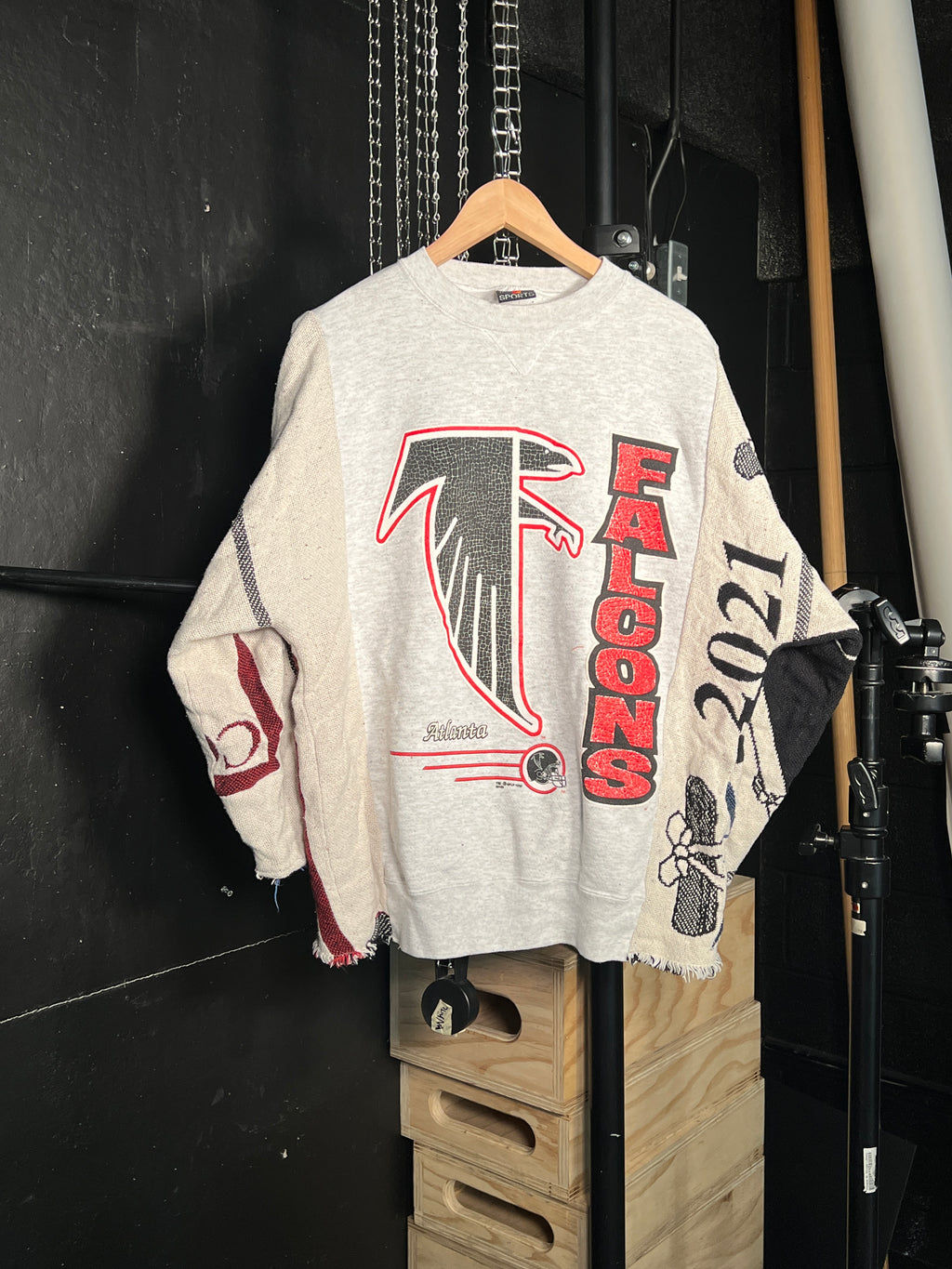 Atlanta Falcons "Dirty Birds" Split Sleeve Crewneck (L)