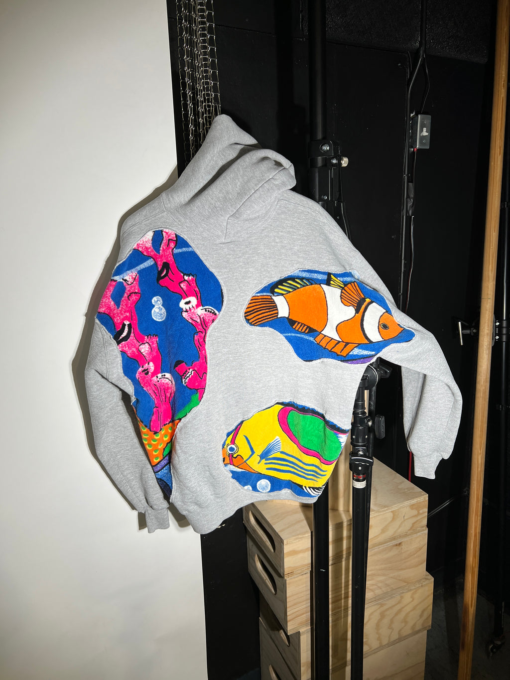 (LS) Grey Aquarium Dive See-Through Hoodie (XL)