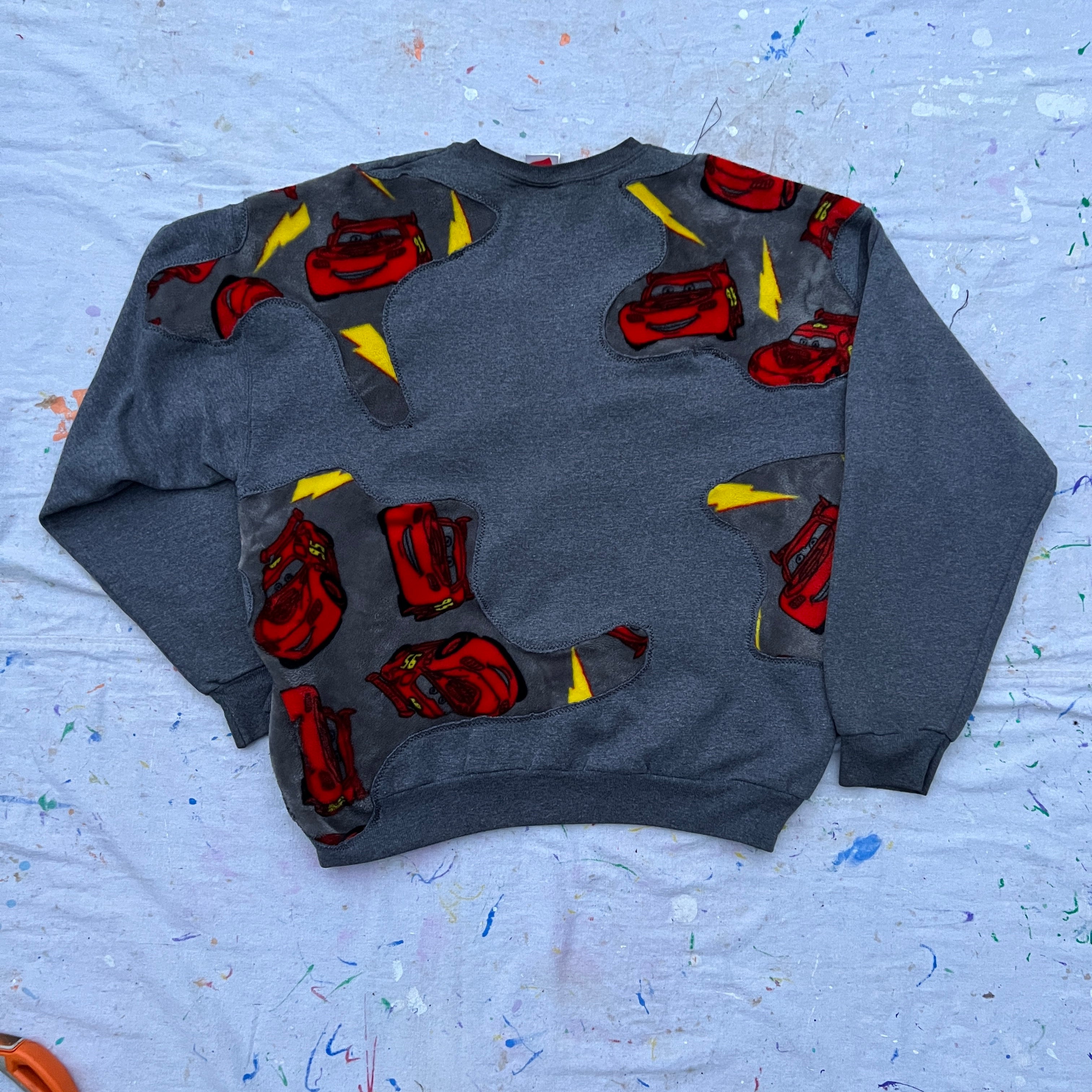 (LS) Scab Patches Crewneck (Lightning McQueen/Grey) - M